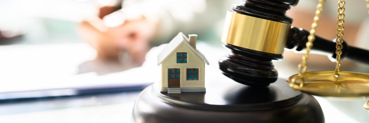 Why Hiring a Real Estate Lawyer in Ottawa Is a Must for Homebuyers